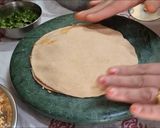 चूर चूर पनीर प्याज परांठा रेसिपी चरण 5 फोटो