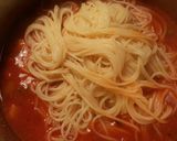 Foto del paso 4 de la receta Espaguetis finos con anchoas y olivas amargas