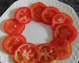 Foto del paso 1 de la receta: Ensalada de tomate y pepino