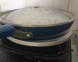Foto langkah ke 4 dari resep Pie Susu Teflon Super Mudah dan Ekonomis.