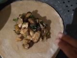 Empanada de mariscos con un toque de cilantro
