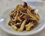蒜味雙菇(杏鮑菇.鴻喜菇)炒肉絲的食譜步驟6照片