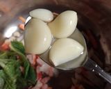 Foto del paso 2 de la receta: Consomé de cabezas de pescado