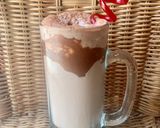 A picture of step 5 of Nutella shake.