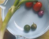 Foto langkah ke 2 dari resep Singkong Kuah Asam Pedas.