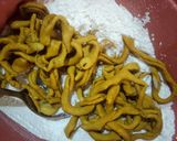 Foto langkah ke 2 dari resep Usus Goreng Tepung.