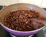 A picture of step 10 of Kala Chana Masala.