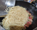 Foto del paso 4 de la receta: Espaguetis con butifarra y pimientos en 23 minutos