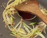 Foto langkah ke 5 dari resep 32. Khoai tây xào thịt bò (Cah sapi dan kentang ala Vietnam).