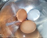 Foto del paso 4 de la receta: Col con patatas, huevo Mollet y refrito de ajos