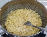 Foto langkah ke 4 dari resep Mie Goreng Merah.