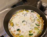 Une image de l'étape 4 de Courgette curry au lait de coco.