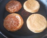 A picture of step 3 of Classic beef burger.
