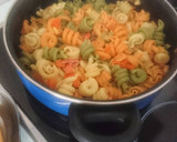 Foto del paso 3 de la receta: Trottole tricolore (pasta) con manzana