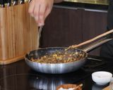 Foto langkah ke 6 dari resep MENU SAHUR RESEP PASTEL TUTUP FEAT. FIRHAN RUNNER-UP MASTERCHEF INDONESIA S6.