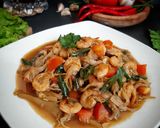 Foto langkah ke 5 dari resep Udang Jamur Tiram Lada Hitam.