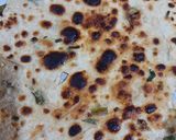 A picture of step 3 of Hara lehsan ka paratha.