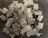 รูปขั้นตอนการทำที่ 1 ของ “ผัดพริกหน่อไม้หมูสามชั้น”