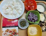 A picture of step 1 of Paneer Changezi.