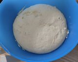 Foto del passaggio 2 della ricetta Pizza con gorgonzola e salame😋