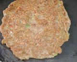 A picture of step 4 of Turai jowar flour chilla.
