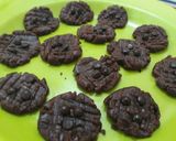 Foto langkah ke 3 dari resep Cookies Coklat Teflon 💙.