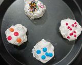 A picture of step 4 of Easy-Microwave cupcakes.