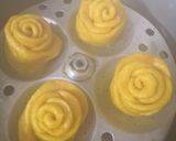 A picture of step 7 of Rose Pumpkin Steamed Buns.