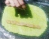 A picture of step 3 of Pan Shot Kaju Roll.