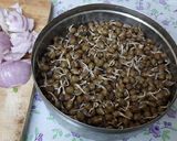 A picture of step 1 of Mumbai juhu beach style butter sprouted green chana masala chaat.