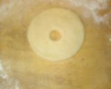 A picture of step 6 of Doughnut with chocolate sauce.