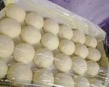 A picture of step 8 of Mini buns with mayo chicken filled.