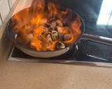 Foto del paso 4 de la receta: Lagarto con champiñones y jamón