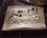 Foto del paso 1 de la receta: Galletitas de albahaca y ajo, en masa de hojaldre