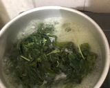 Foto langkah ke 2 dari resep Tumis Teri Daun Singkong.