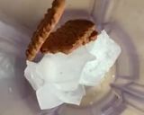 A picture of step 1 of Candi Milkshake.