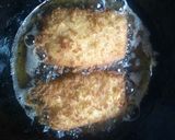 A picture of step 2 of Eggi fry.
