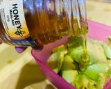 Foto langkah ke 2 dari resep 552. Alpukat Topping Madu.