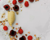 Foto del paso 4 de la receta: Quenelle de mascarpone y pistache con frutos rojos