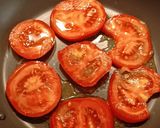 Foto del paso 1 de la receta: Wrap de tomate, queso, atún y huevo