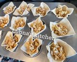 A picture of step 4 of Mini Apple Pies With Puff Pastry:.