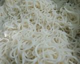 वेज चाउमीन (Veg Chowmein recipe in hindi) रेसिपी चरण 2 फोटो