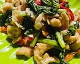 Foto langkah ke 7 dari resep Tumis Sawi Tahu Pong.