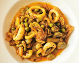 Foto del paso 7 de la receta: Calamares salteados con Habas, Ajetes y Guisantes