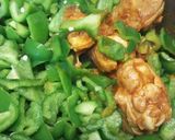 A picture of step 4 of Shimla Mirch Chicken 🐓.