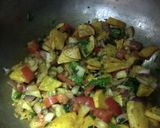 A picture of step 4 of Potato jat-pat veggie.