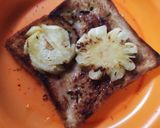 Foto langkah ke 4 dari resep Garlic Bread Toast with Grilled Pineapple.