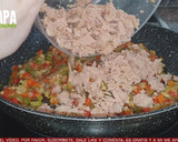 Foto del paso 3 de la receta: Empanada de hojaldre con atún