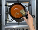 Foto del paso 1 de la receta: Chilaquiles rojos con huevo para mamá