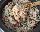Foto del paso 3 de la receta: Arroz con salmón y pimientos